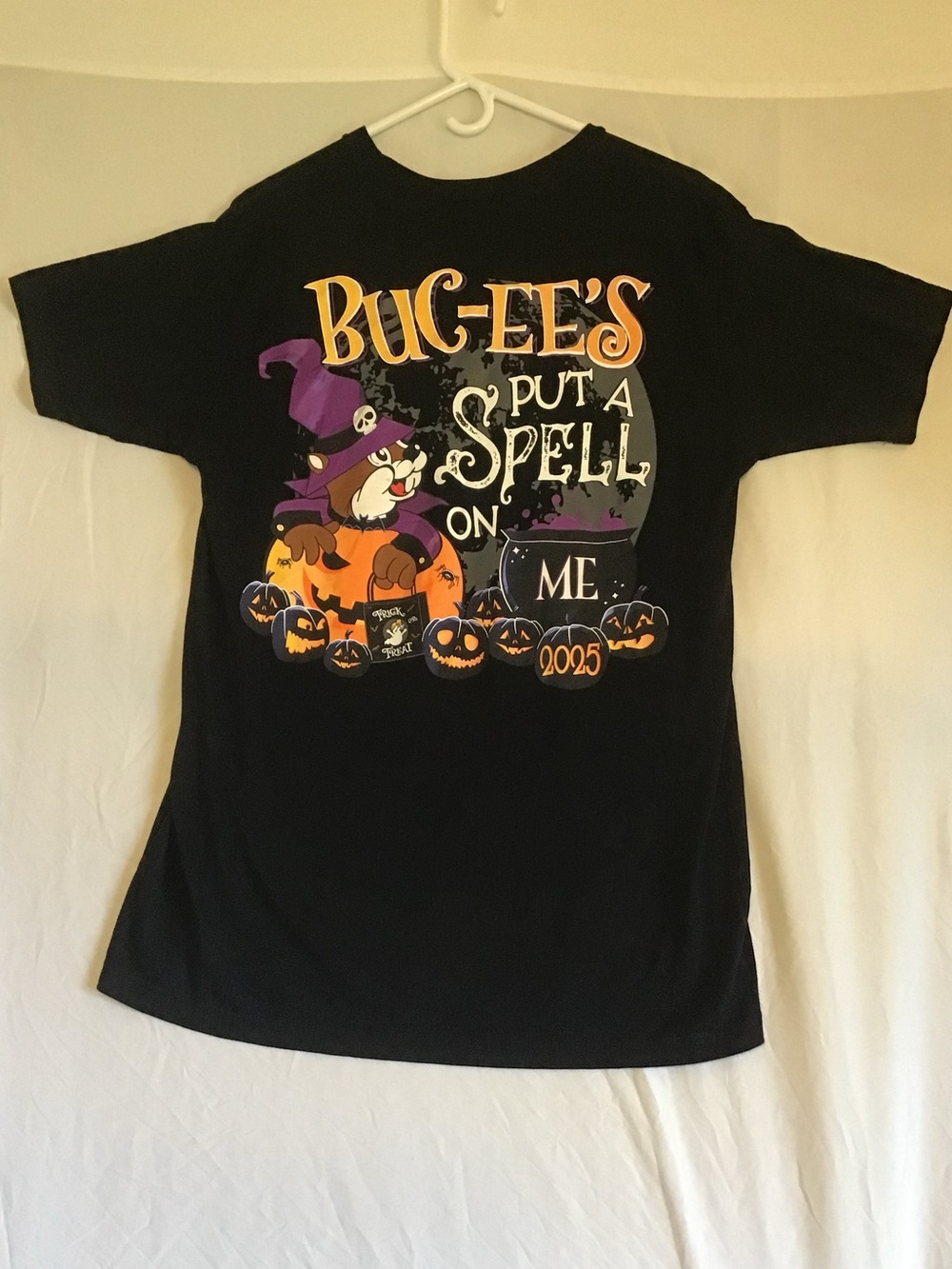2025 Buc-ee's Black 'Put a Spell on Me' Halloween Graphic‎ Tee